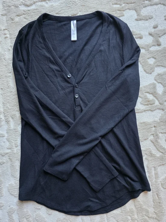 BUNDLE ATHLETA SM Henley Blk Long Sleeve With SM VENICE MOTO baby Blue Jogger - Picture 4 of 12